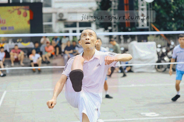手机端场馆筛选界面示意图，包含区域筛选与容量标注